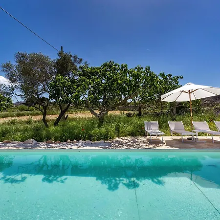 Brunaldi Trulli By Perle Di Puglia